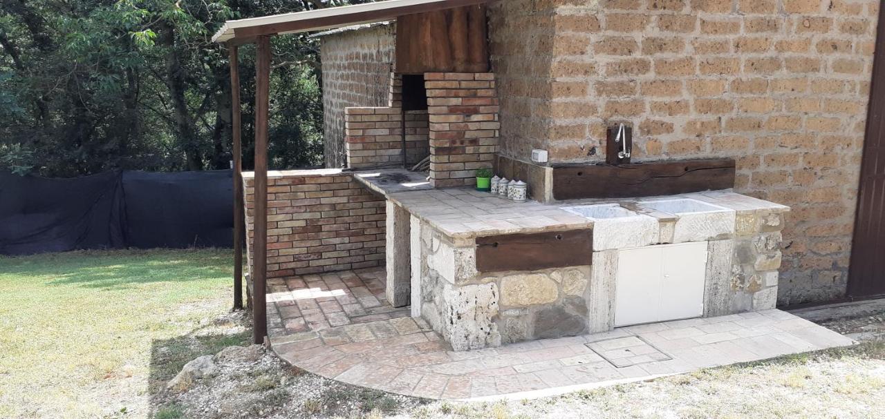 Casale Al Lago Con Piscina E Sauna Corbara  Exterior photo