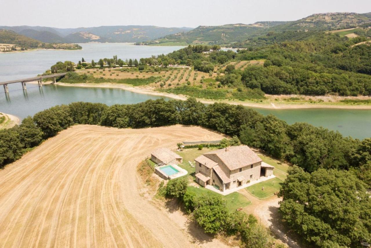 Casale Al Lago Con Piscina E Sauna Corbara  Exterior photo