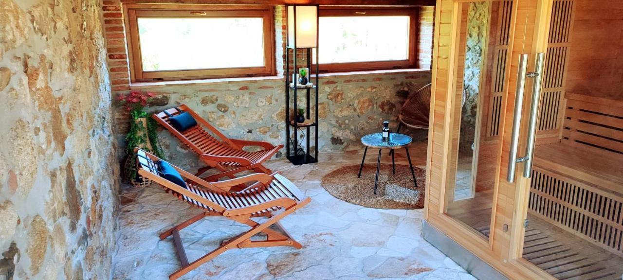 Casale Al Lago Con Piscina E Sauna Corbara  Exterior photo